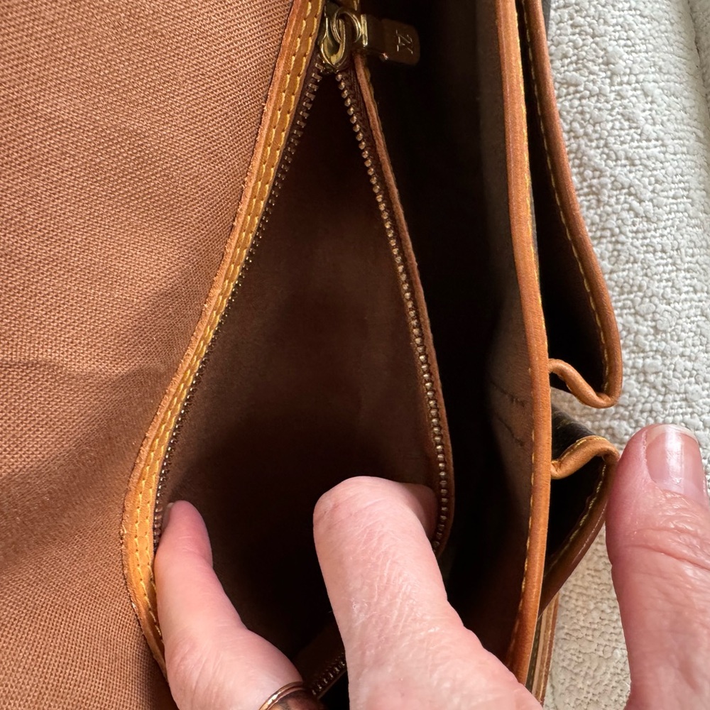 Louis Vuitton Gibeciere MM Monogram Crossbody Bag vintage - Picture 13 of 14